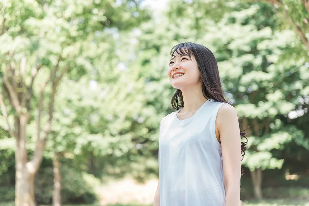 笑顔の女性